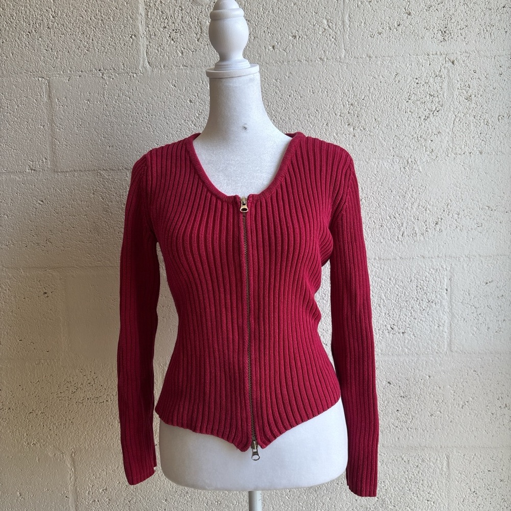 Elegant Zip-Up Cardigan in Rich Red
